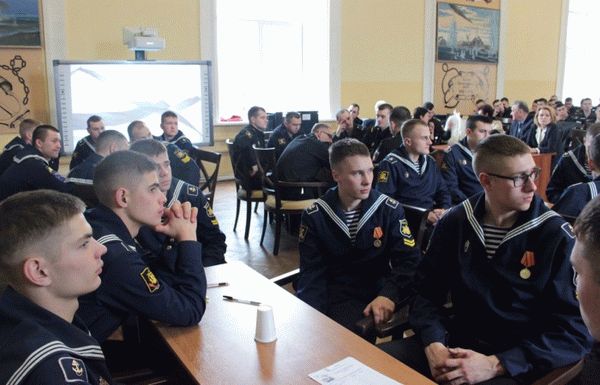 Студенты на парах