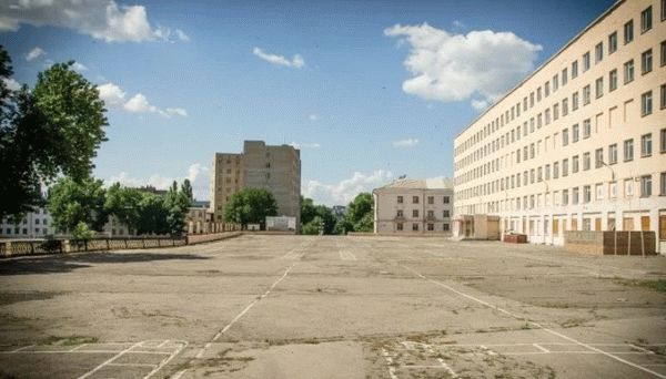 Плац в ВУЗе