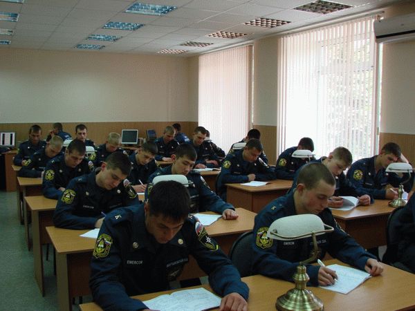 Самоподготовка у курсантов