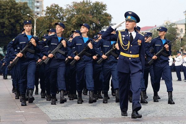 Строй курсантов ВУНЦ ВВС «ВВА»