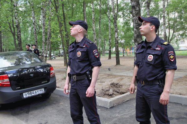 Берут ли в полицию с категорией в