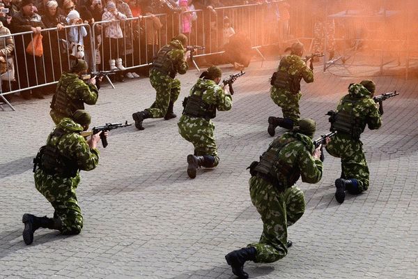 На информационно-агитационной акции «Военная служба по контракту» г. Севастополь