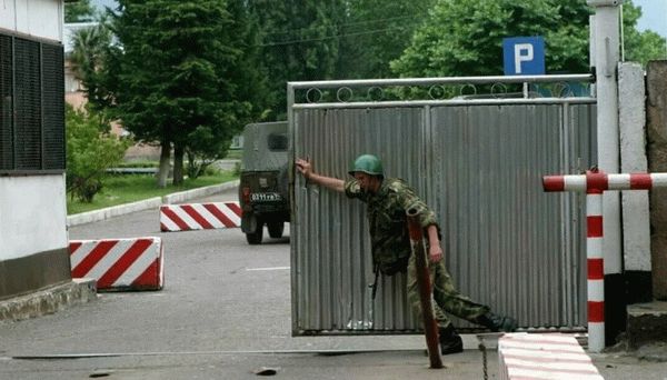 Пропускает технику