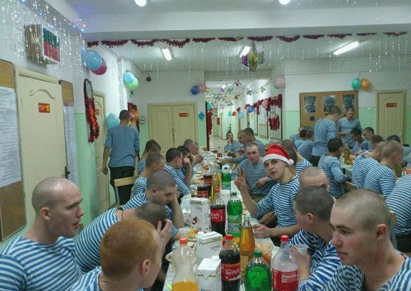 Празднование Нового года в казарме