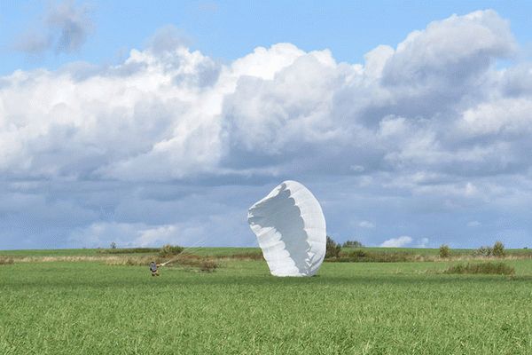 Самостоятельный прыжок с круглым парашютом