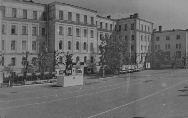 Плац в ВУЗе